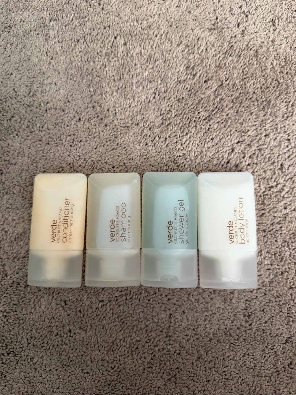 Travel Body Wash & Bath Set in White, Cream, Light Green
